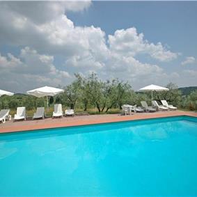 A selection of 2-3 bedroom apartments with shared pool near Florence, Sleeps 4-6